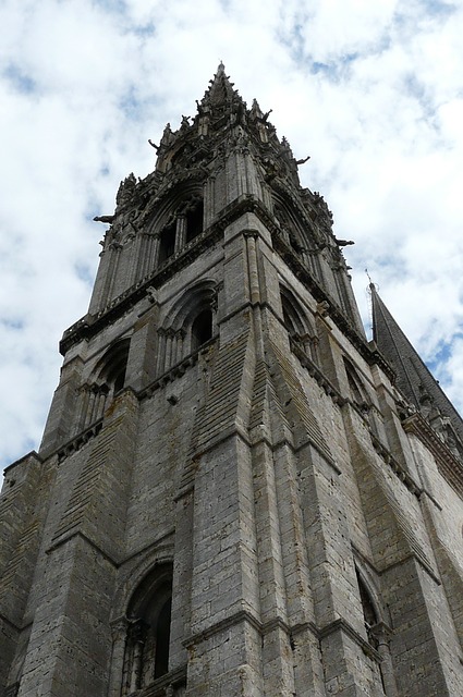 Vue panoramique depuis la tour de la cathedrale de Chartres sur la plaine de Beauce